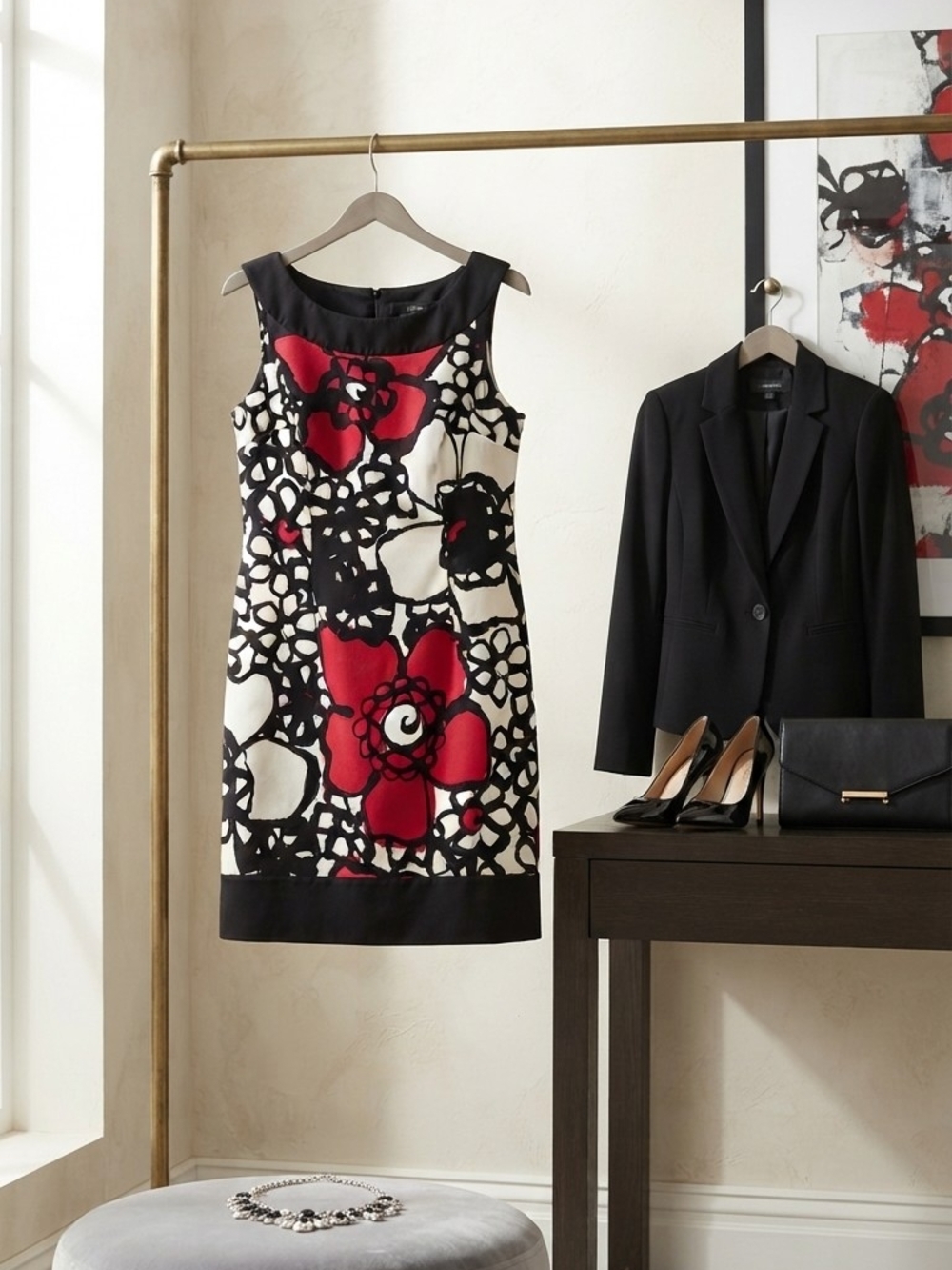 Connected Apparel Red Black White Floral Sleeveless Sheath Dress Size 10 EUC